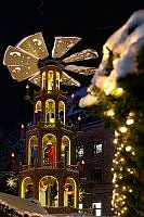 Weihnachtsmarkt auf dem Asmus-Bremer Platz 00002 @Lh Kiel - Bodo Quante.jpg